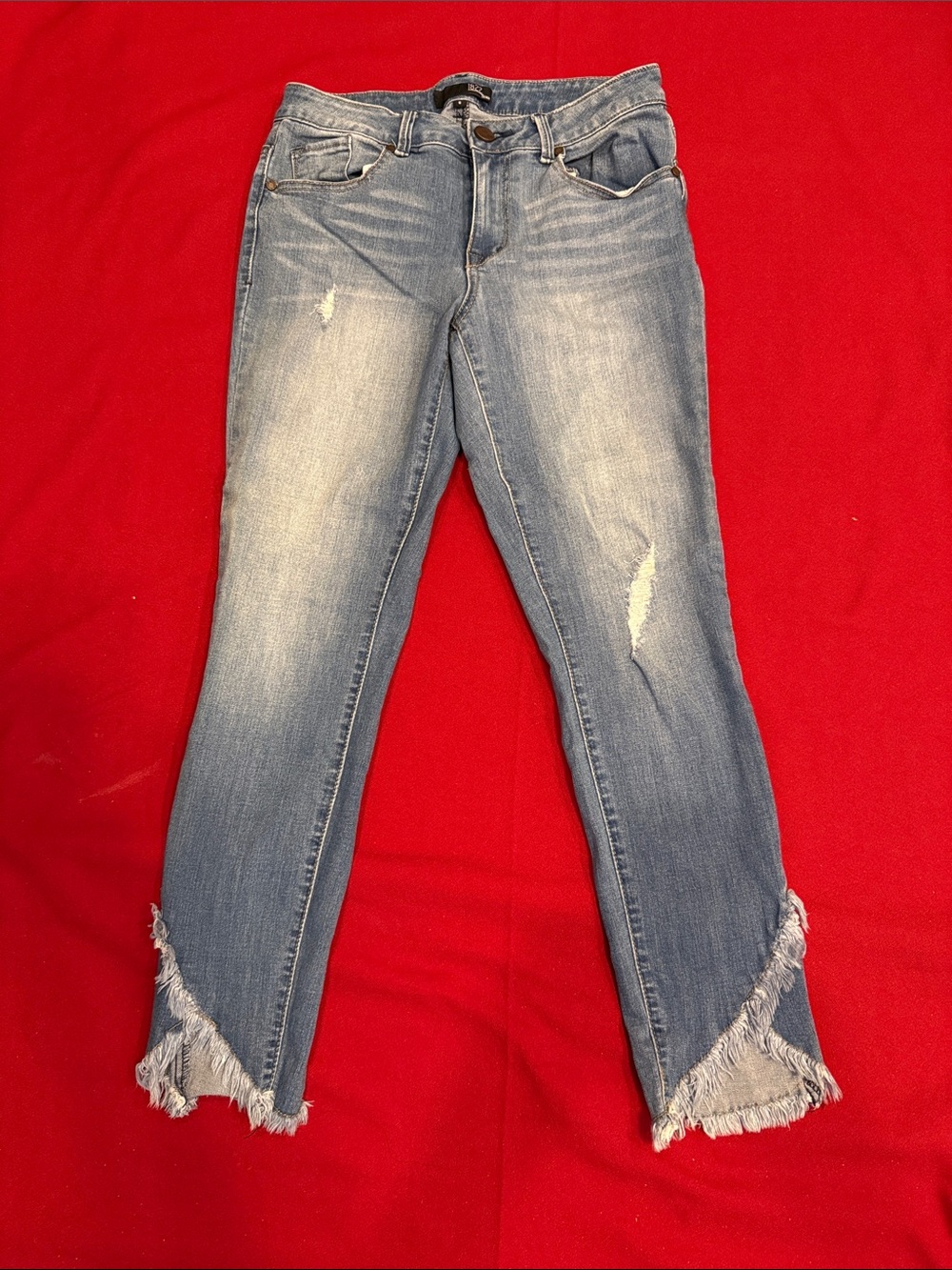 1822 Denim Light Blue Distressed Ankle Jeans with Frayed V-Hem